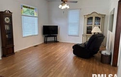 912 N Prairie Street, Jacksonville, IL 62650