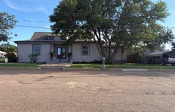 216 E 4th Street, Clarendon, TX 79226