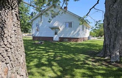 1790 E CHESTNUT Street, Canton, IL 61520