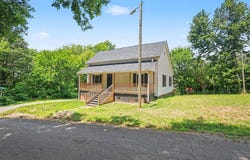 586 Hickory Drive, Startex, SC 29377