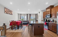84 DRIPPING SPRING Drive, HEDGESVILLE, WV 25427