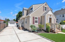 130 Custer Avenue, Williston Park, NY 11596