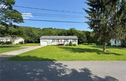 32 River St, Stamford, NY 12167