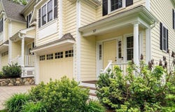 37 Jefferson Dr, Lexington, MA 02420