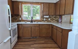 302 Sunrise Lane, Marshall, MN 56258