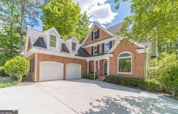 395 Amberbrook Circle, Grayson, GA 30017