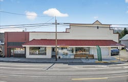 202 E 1ST St, Wallowa, OR 97885