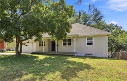 9509 E 79th Street, Raytown, MO 64138