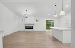922 Oak Dr, Palo, IA 52324