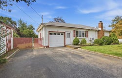 439 9th Street, West Babylon, NY 11704