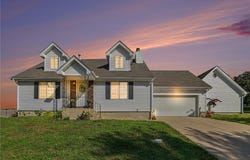 501 NW Hunter Drive, Blue Springs, MO 64014