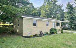 69 HAMIL St, Gates, TN 38037-4301