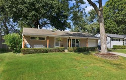 5914 N Park Avenue, Gladstone, MO 64118