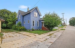 248 6th Avenue, Manistee, MI 49660