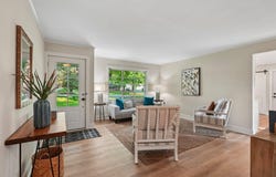 2565 El Rancho Dr, Brookfield, WI 53005