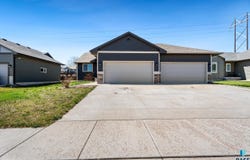 709 N Anthem Dr, Sioux Falls, SD 57110