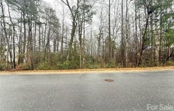 5136 Mark Drive NE, Hickory, NC 28601