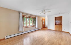 427 APOLLO Way, DE PERE, WI 54115-1313
