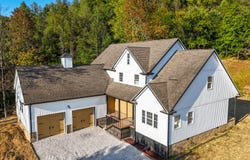 6897 County Road 15, Chesapeake, OH 45619