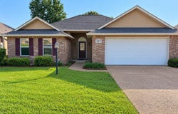 327 E Cascades Circle, Clinton, MS 39056