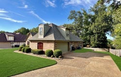 8308 CALLIE MANOR Dr, Bartlett, TN 38002
