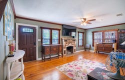 1216 First St, Kerrville, TX 78028