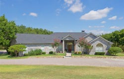 301 Hillside Drive, Muenster, TX 76252