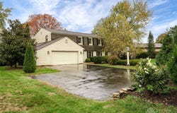811 W Spring Valley Pike, Centerville, OH 45458