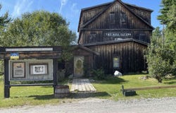 2242 N Main Street, Londonderry, VT 05148
