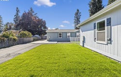675 N 16TH St, CottageGrove, OR 97424