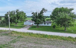1586 County Road 1390, Cairo, MO 65239