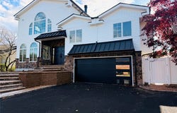 65 Mellow Ln, Jericho, NY 11753