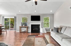 322 Rockcrest View Ct, Louisville, KY 40245