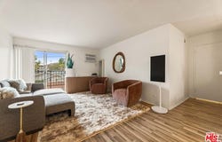 365 Burchett St, Glendale, CA 91203