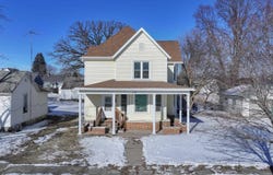 515 2nd Ave, Ackley, IA 50601