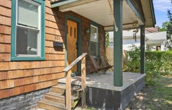326 W Robert Avenue, Hazel Park, MI 48030