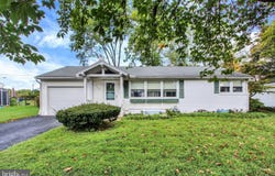 2409 CAMBRIDGE RD, YORK, PA 17402