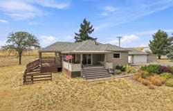 202 Glorfield Rd, St. John, WA 99171