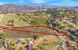 3770 Peony Dr, Fallbrook, CA 92028