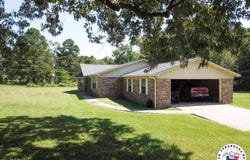 677 Edgewood Dr., Texarkana, AR 71837