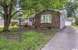 2340 GRINNELL Drive, Springfield, IL 62704