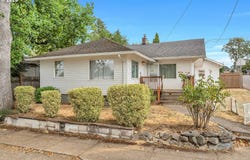 825 YALE Ave, Gladstone, OR 97027