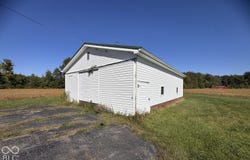8055 S 150 W, Columbus, IN 47201