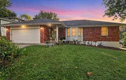 5909 N Broadway Street, Gladstone, MO 64118
