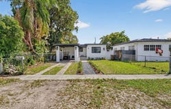 440 E 37th St, Hialeah, FL 33013