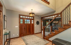 250 E Laurel Cir, Delafield, WI 53018