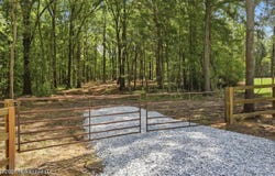 042 Potluck Road, Canton, MS 39046