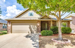 881 Oarlock Drive, Crowley, TX 76036