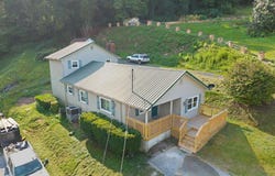 124 Holly Drive, Hazard, KY 41701