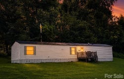 492 Chestnut Mountain Road, Spruce Pine, NC 28777